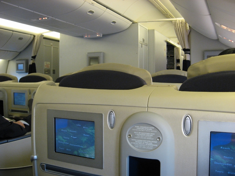 photo AF CDG-YUL 777 cabin interior (800x600)